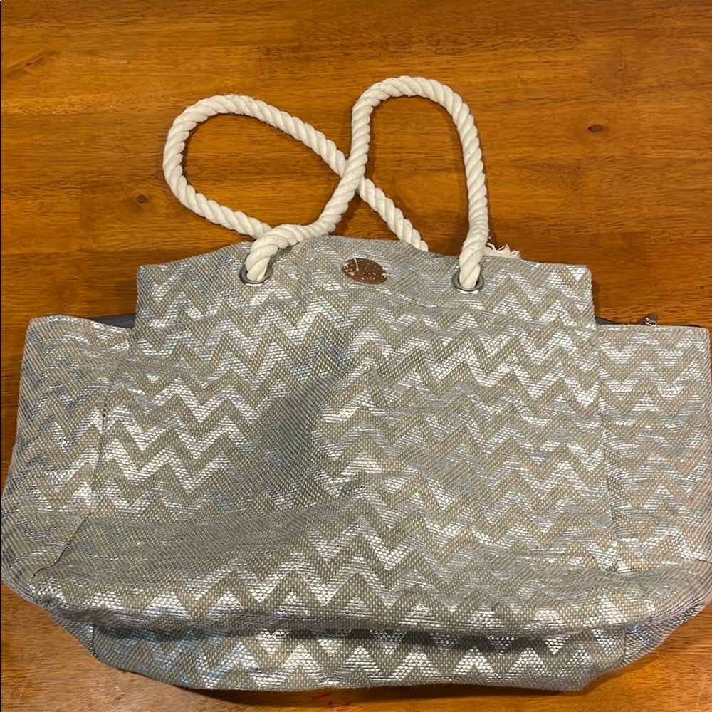 Stylish Gray Chevron Tote Bag